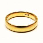 European 585 (14 kt) gold ring, hallmarked on the inside